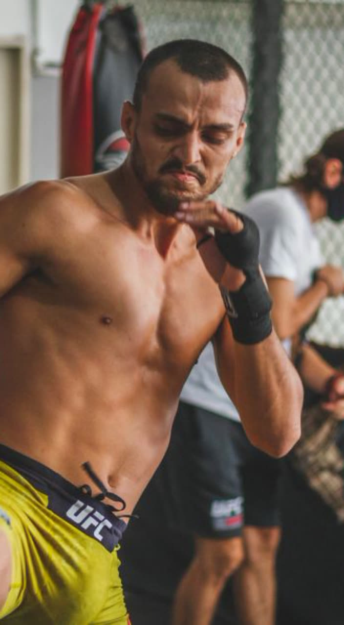 Piero Guaylupo gana por decisión unánime y espera contrato UFC