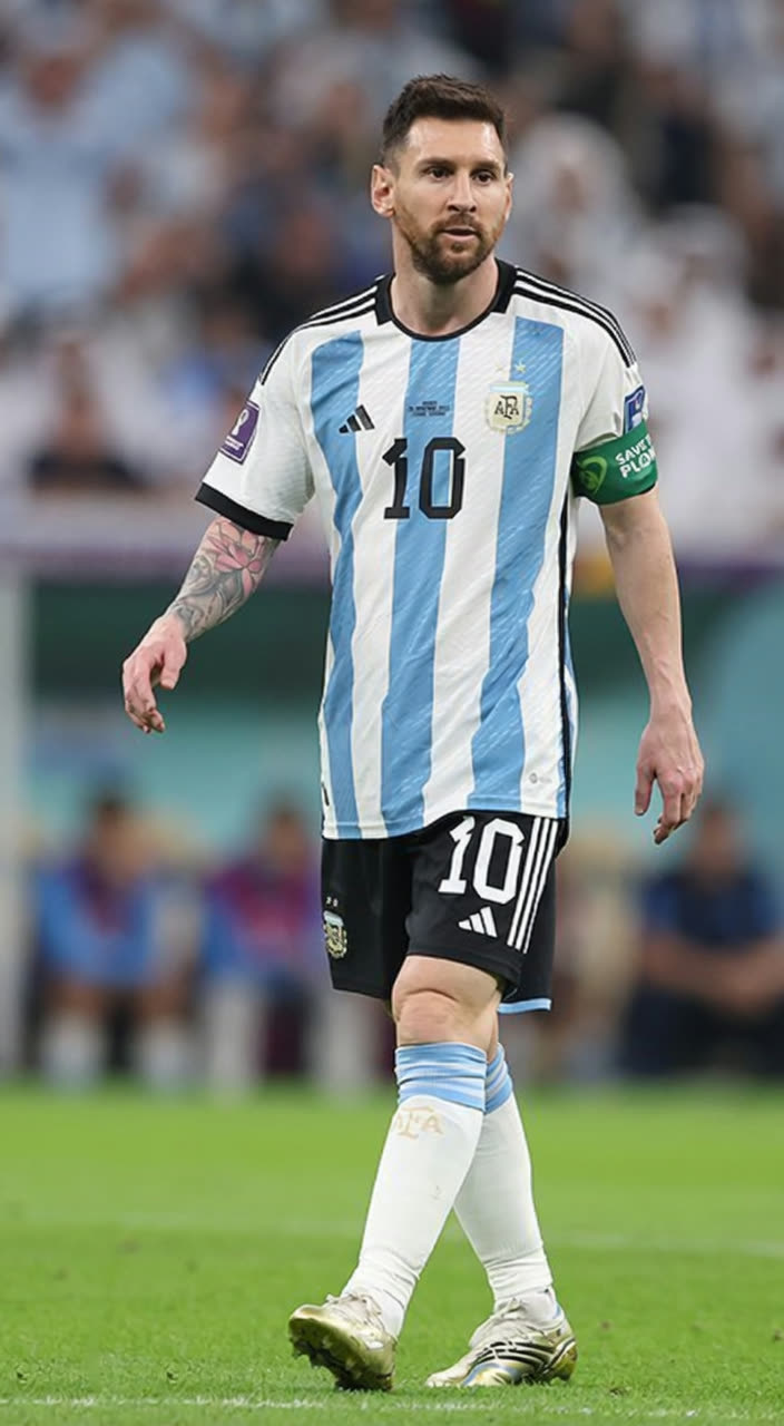 Messi presenta camiseta dorada para su última fecha con Argentina